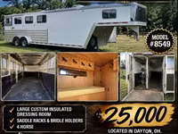 2011 Featherlite Trailers 8549 Gooseneck Horse Trailer — फ़ोटो 1