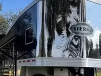2017 Trails West Sierra Prestige 831 Gooseneck Horse Trailer — 照片 4