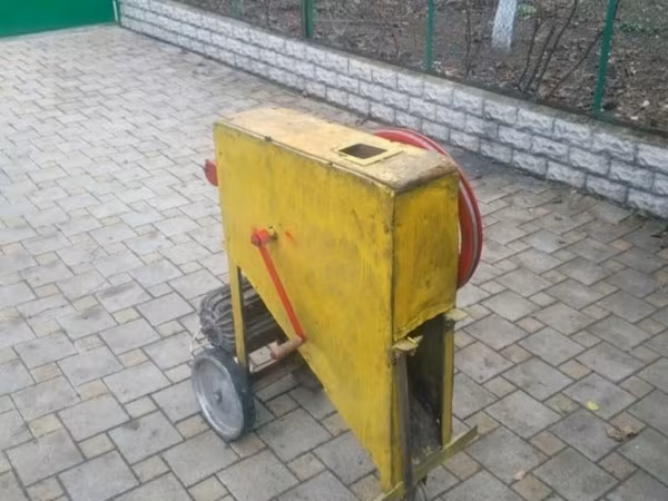 Maşina de bătut porumb