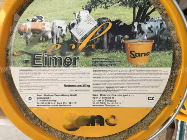 Licking tray for cattle 25 kg, quantity discount, nationwide delivery